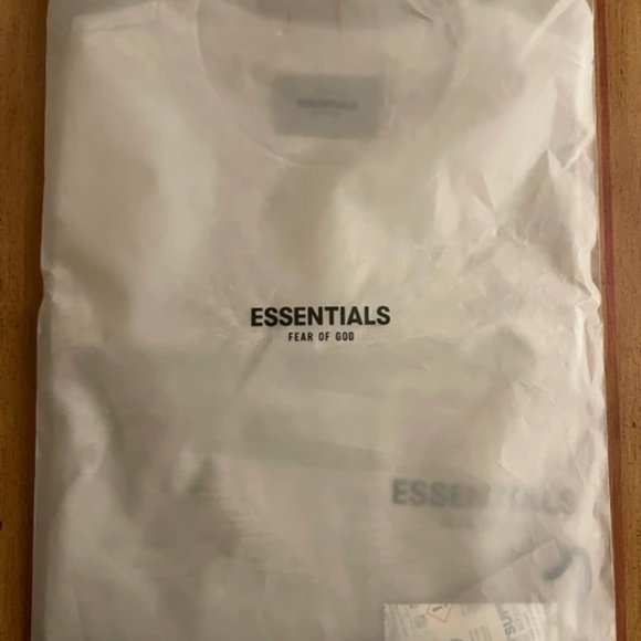 Fear of God Essentials Core Collection T-Shirt Light Heather Oatmeal L - Picture 2 of 3